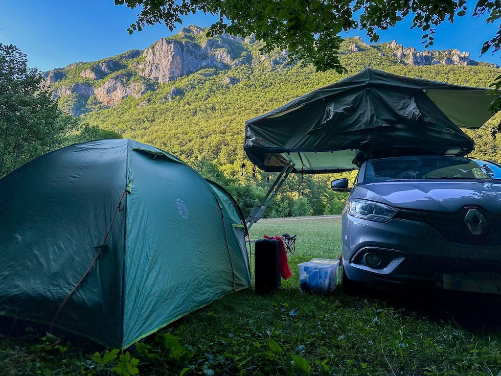 Daktent op auto